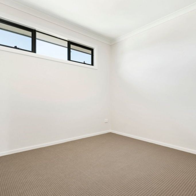 Modern Three Bedroom Townhouse - Photo 1