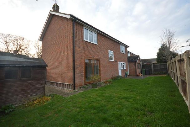 4 bedroom detached house to rent - Photo 1