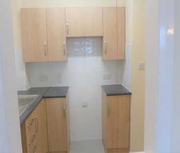 1 bedroom retirement property to rent - Photo 6