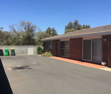 TIDY UNIT CLOSE TO THE BEACH - Photo 6