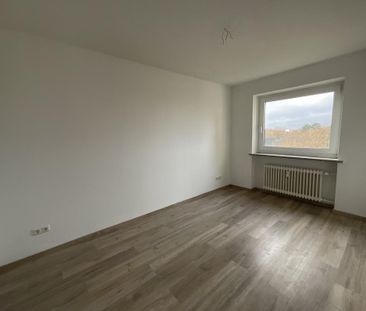 Bereits modernisierte 3-ZKB-Balkonwohnung im Hochhaus in Heppens zu... - Photo 5