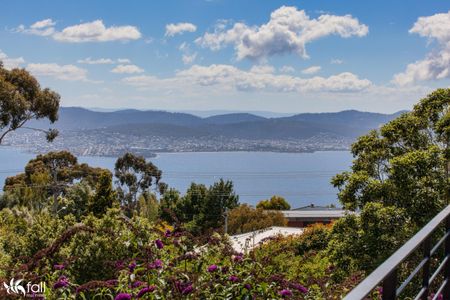 Great Family Home, Water Views - Photo 5