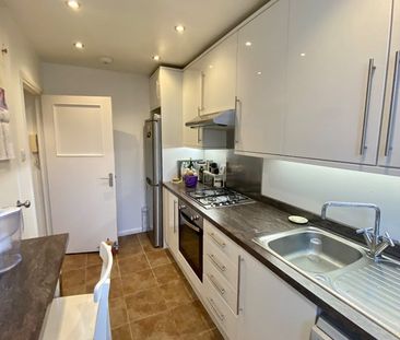 1 Bed Flat, Thackeray House, WC1N - Photo 2