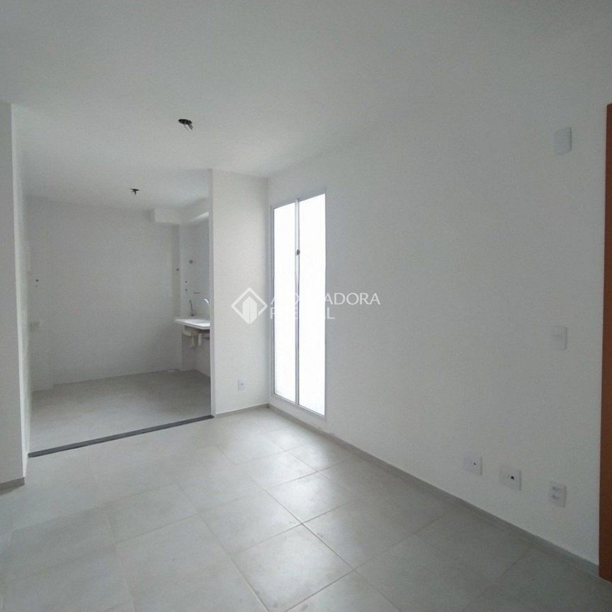 Apartamento com 2 quartos e 40m² para alugar em Cavalhada, Porto Alegre. - Photo 1