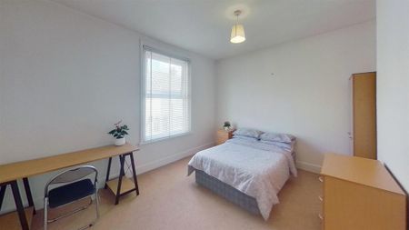 5 bedroom private hall to rent - Photo 3