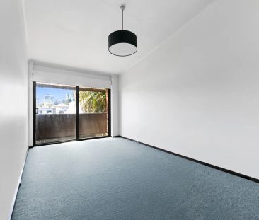 Spacious 3-Bedroom Townhouse in the Heart of South Yarra - Photo 5