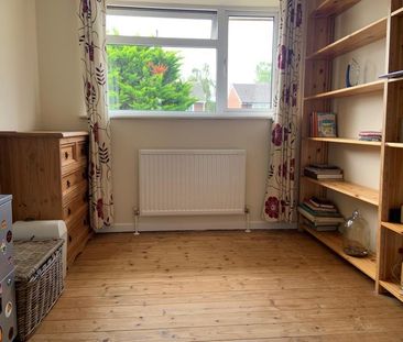 3 bedroom semi-detached house to rent - Photo 3