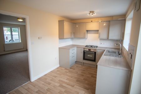 3-bed end terrace in sought-after area of Bracebridge Heath - Photo 3