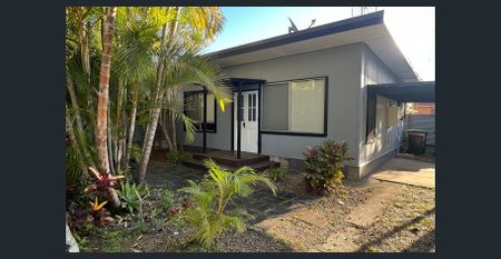 Duplex - Town Location - Photo 4