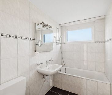 Fantastic apartment in the renovated attic - Photo 5