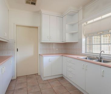 Low maintenance living between the Sea and the City! - Photo 4