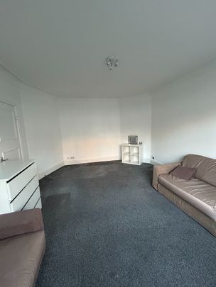 2 Bed Flat, Gainsborough Gardens, NW11 - Photo 1