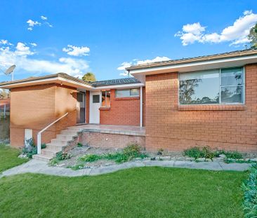 Renovated Family Home in Heart of Galston - Walk to Everything! - Photo 6