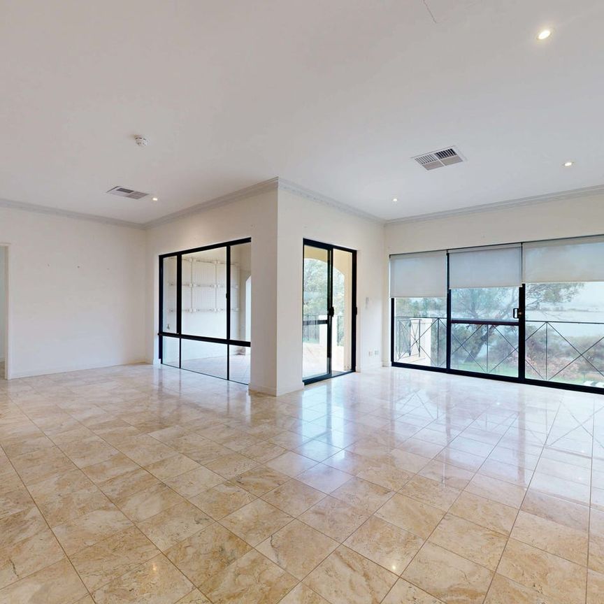 VIEW TO DIE FOR - Photo 1