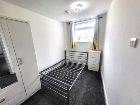 1 bedroom ground floor flat to rent - Photo 2