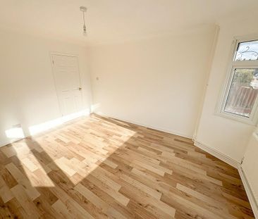 2 bedroom detached bungalow to rent - Photo 4