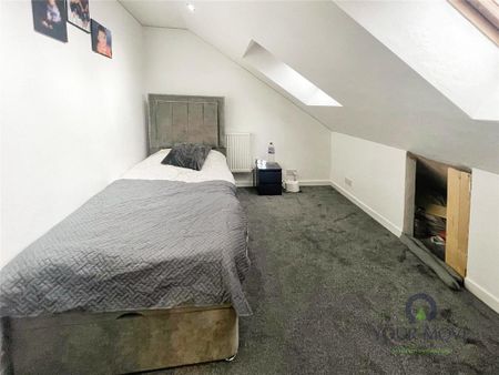 4 bedroom semi-detached house to rent - Photo 4