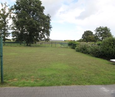 Een vrijstaande laagbouwwoning met 3 slaapkamers, tuin en inpandige garage. - Photo 1