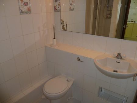 1 bedroom flat to rent - Photo 5
