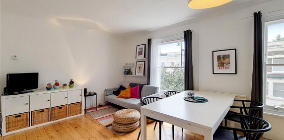 2 bedroom maisonette in London - Photo 2