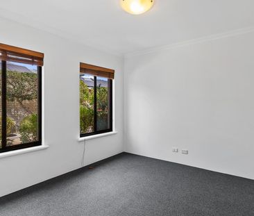 Fresh, Stylish & Low-Maintenance Living in a Prime Rivervale Location - Photo 3