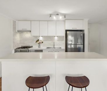 Tranquil Living In Harbourside Pocket One Street Back From The Water - Photo 5