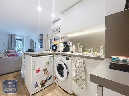 Location Appartement 1 pièce 25m² LYON 2ème - Photo 2