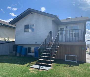 AMAZING FULL HOUSE in Deer Park! PETS OK ~ fully fenced yard! - Photo 3