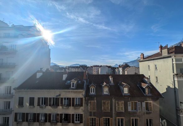 Appartement T3 à GRENOBLE - Photo 1