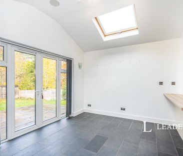 4 bedroom detached house to rent - Photo 3