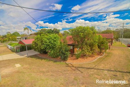 10 Barret Street, Flinders View, QLD 4305 - Photo 4