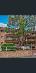 Bright And Spacious 2 Bedroom Unit - Photo 4