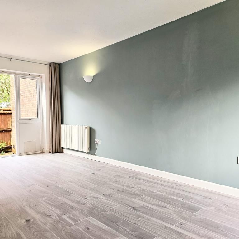 2 bedroom terraced house to rent - Photo 1