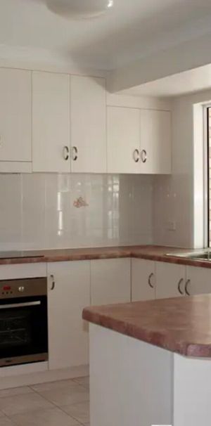 Beaconsfield - Photo 1