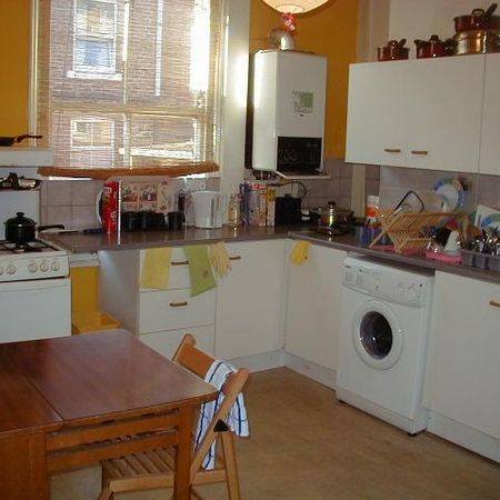 4 bedroom house to rent - Photo 3