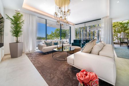 4 bedroom luxury Villa for rent in Marbella, Andalusia - Photo 3