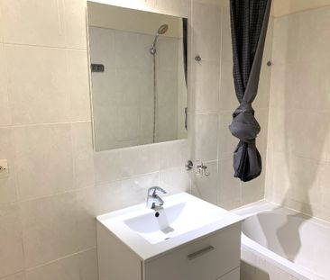 Location Appartement 1 pièce 27m² - Photo 3