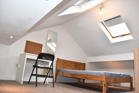 4 bedroom terraced house to rent - Photo 4