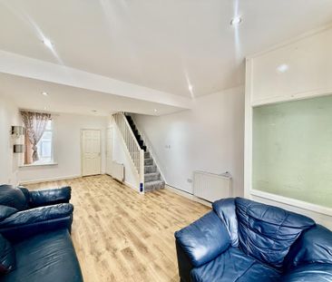 3 bedroom property to rent - Photo 2