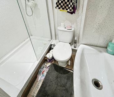 3 bedroom apartment to rent - Photo 6