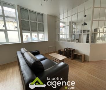 Grand loft T2 centre de ville de Bourges avec emplacement de parking. - Photo 5