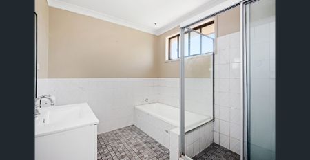 Extra Large Townhouse In Peaceful Location !! - Photo 4