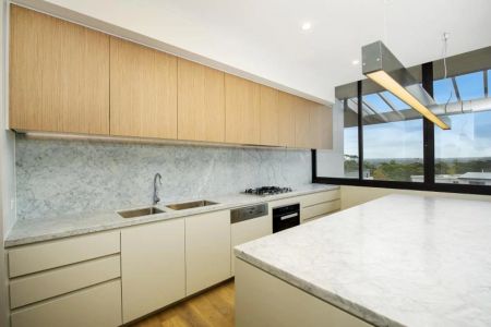 Three Bedroom Penthouse Apartment in Botanic Complex - Photo 3