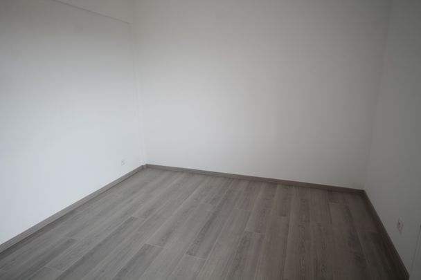 Te huur 1 slaapkamer appartement met balkon in Zelzate - Photo 1