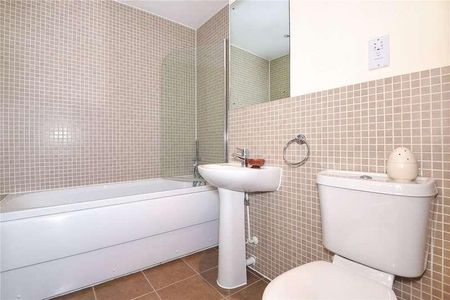 Merrion Court, Pembroke Road, Ruislip, Middlesex, HA4 - Photo 5