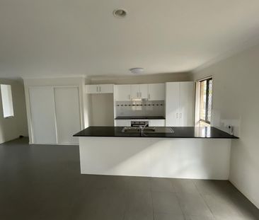 Spacious Family Home in Sought After Willow Rise Estate - Photo 6