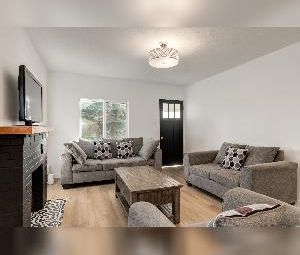 3 Bed 1 Bath Upper Suite Mount Pleasant Calgary - Photo 3