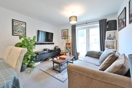 2 bedroom flat to rent - Photo 2