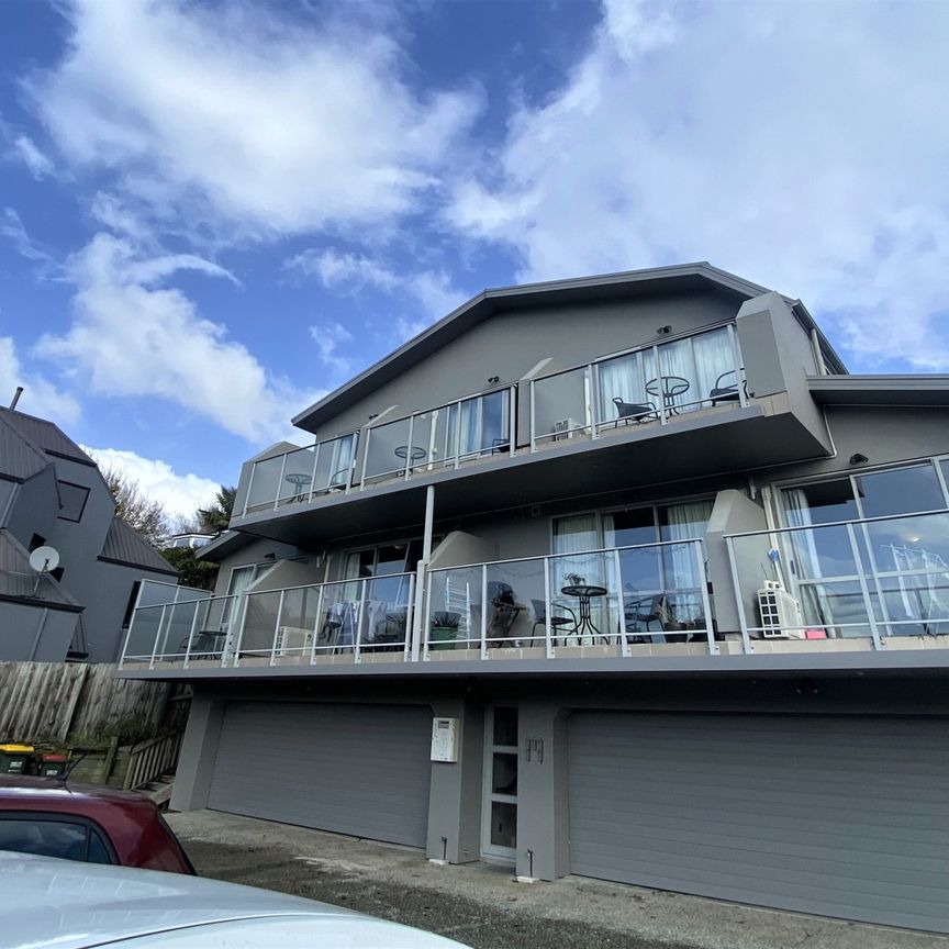 One bedroom apartment with river views - Photo 1