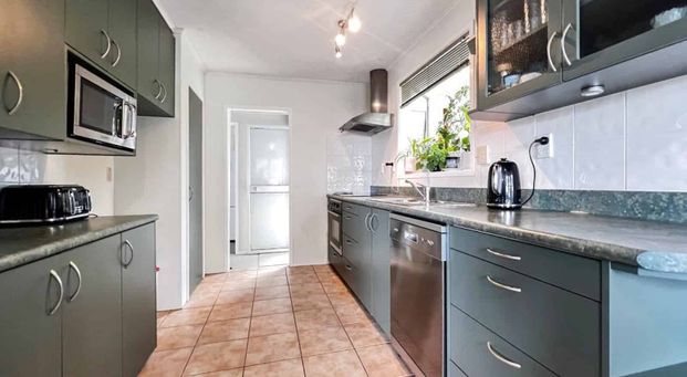 1/27 Midgley Road, West Harbour - Photo 1